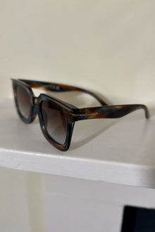 Oversized Cat Eye Sunglasses