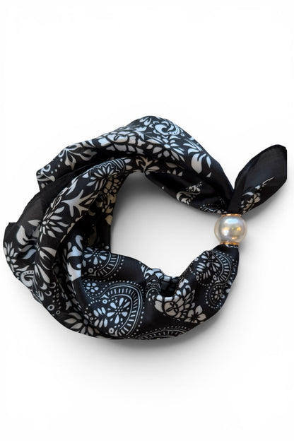 Magnetic Self Tie Scarf