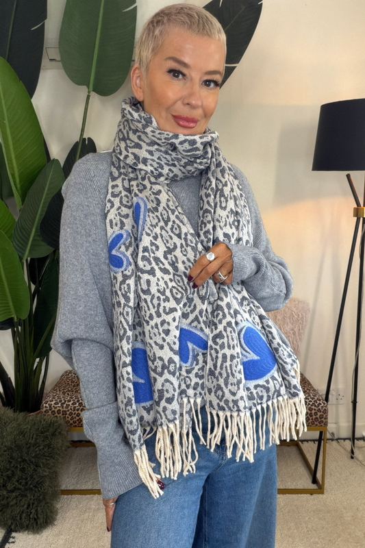The Big Scarf - Hearts