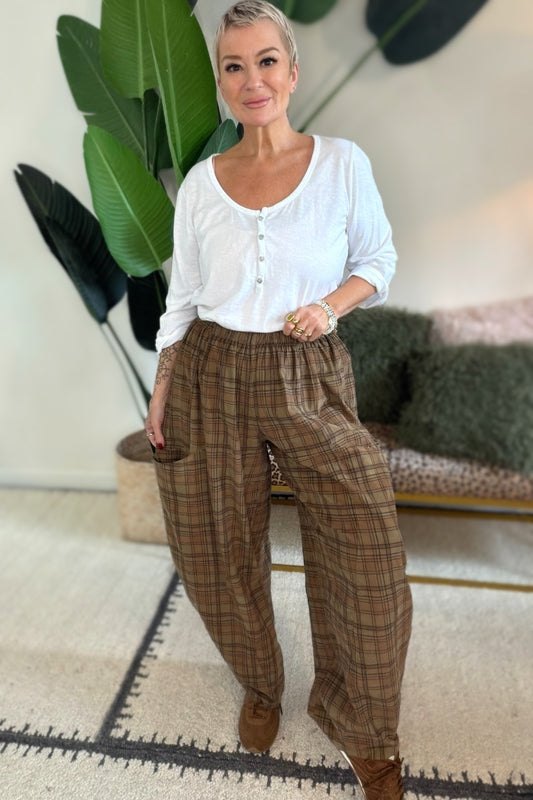 Checked Needle Cord Barrel Leg Trousers