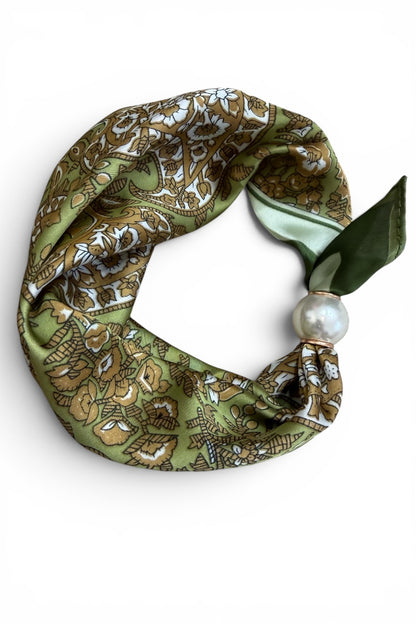 Magnetic Self Tie Scarf