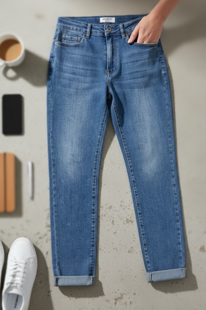 Leila Loves Mom Jeans