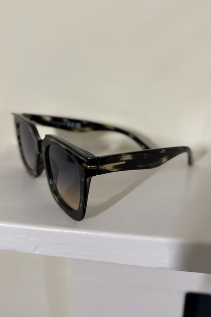Oversized Cat Eye Sunglasses