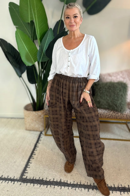 Checked Needle Cord Barrel Leg Trousers