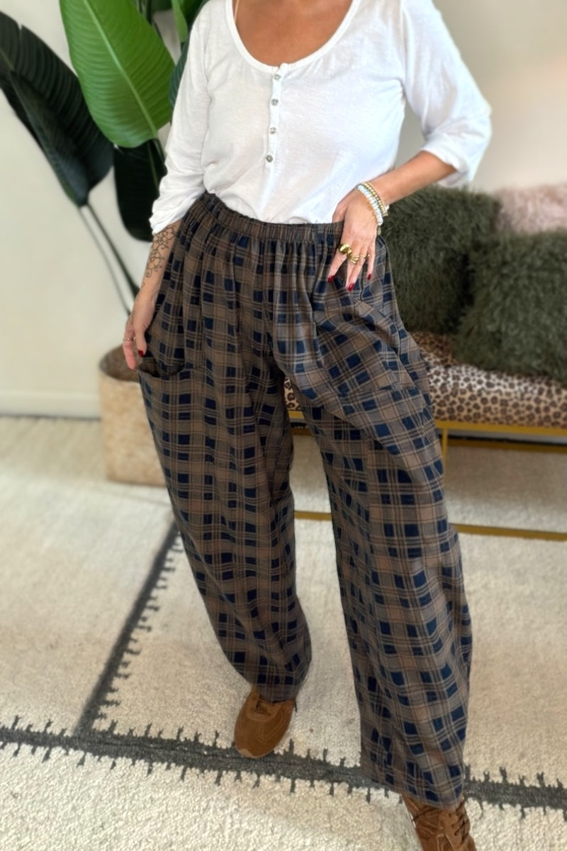 Checked Needle Cord Barrel Leg Trousers