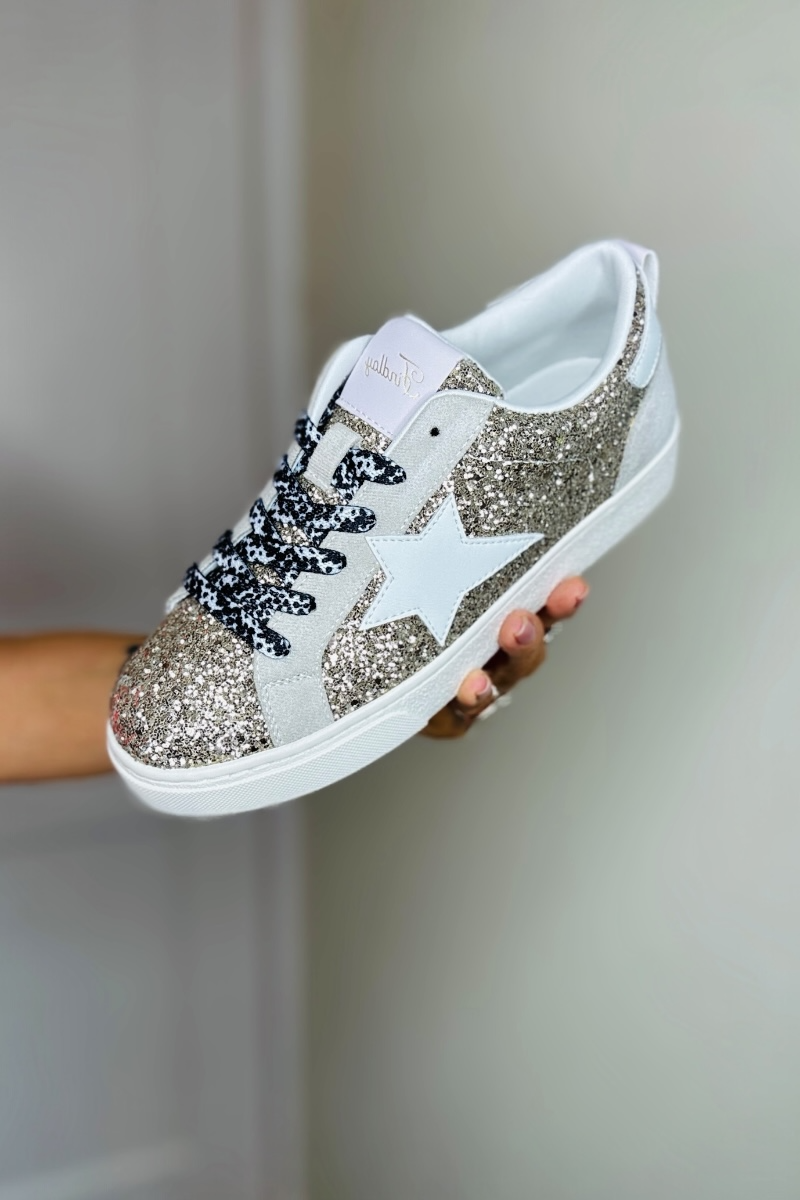 Finn Star Trainers - Light Gold