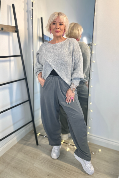 grey balloon trousers