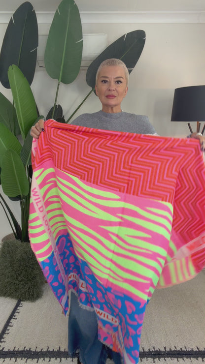 The Big Scarf - Hearts