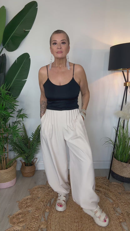 Soft Pleat Trouser
