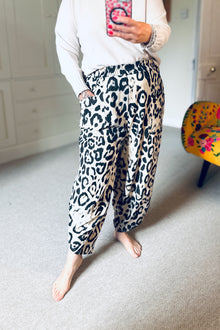 Brooke Patch Pocket Balloon Pants - Leopard Print